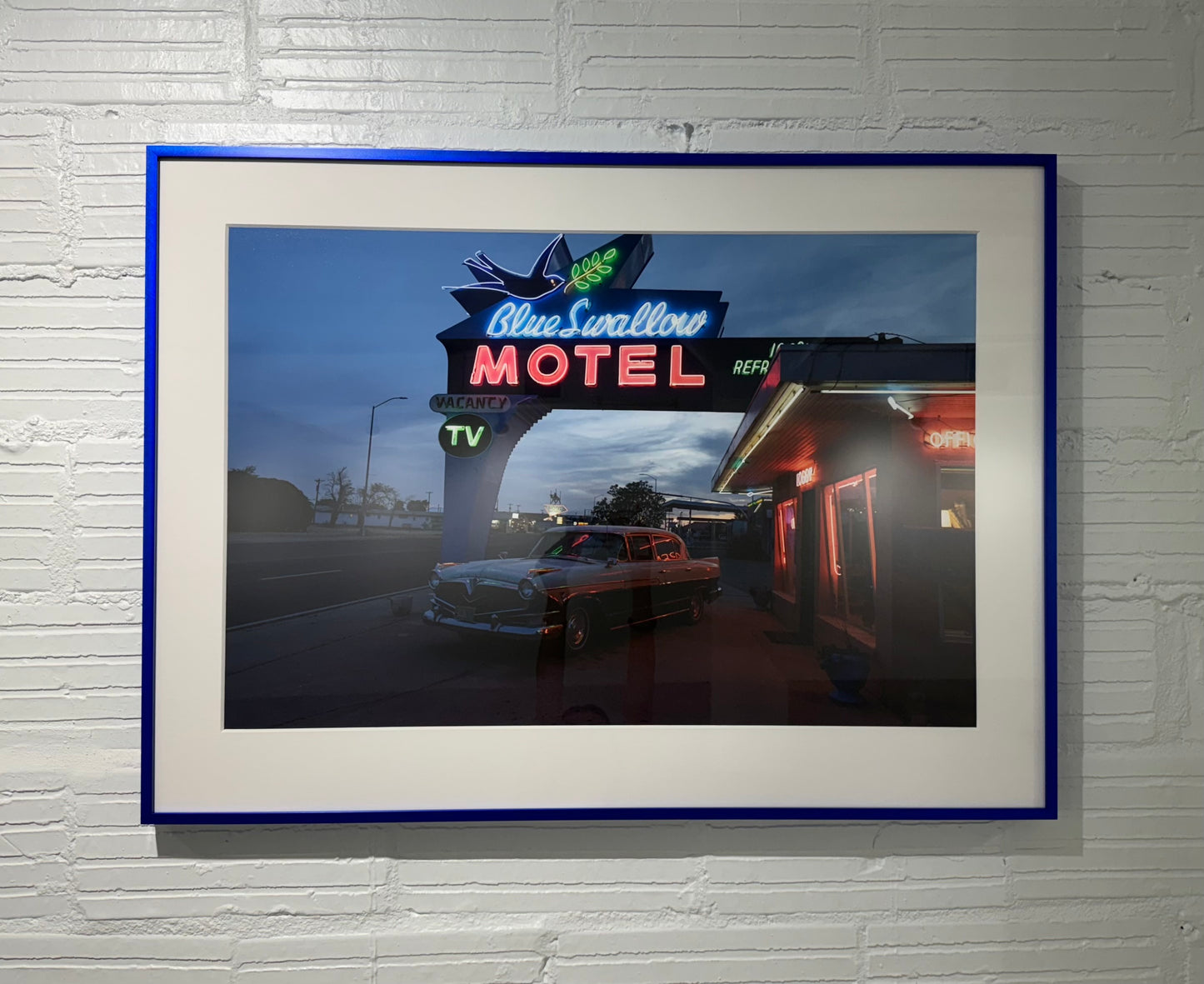 Blue Swallow Motel by Geraldine Gill